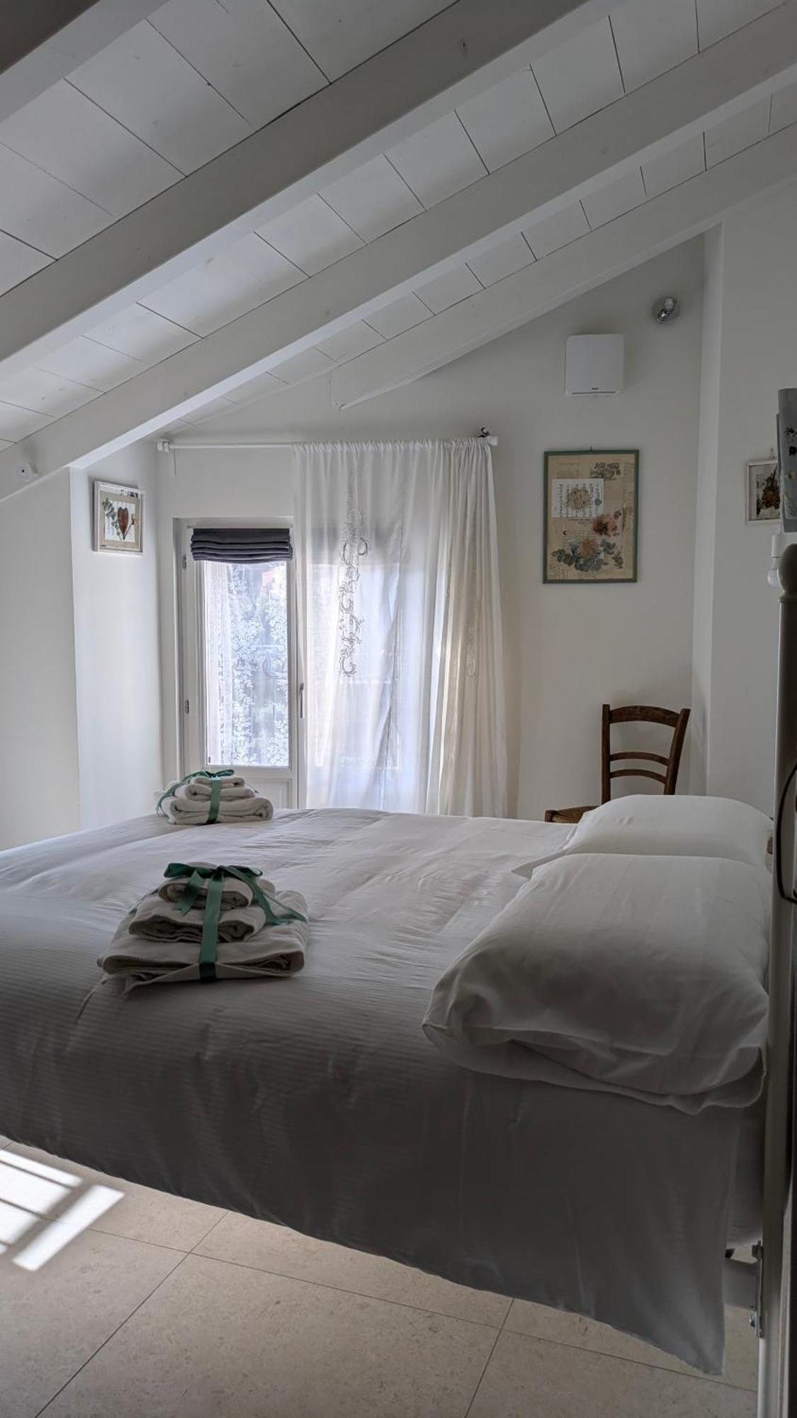 Casa Viola Bed And Breakfast Dimora Di Campagna Calice Ligure Esterno foto