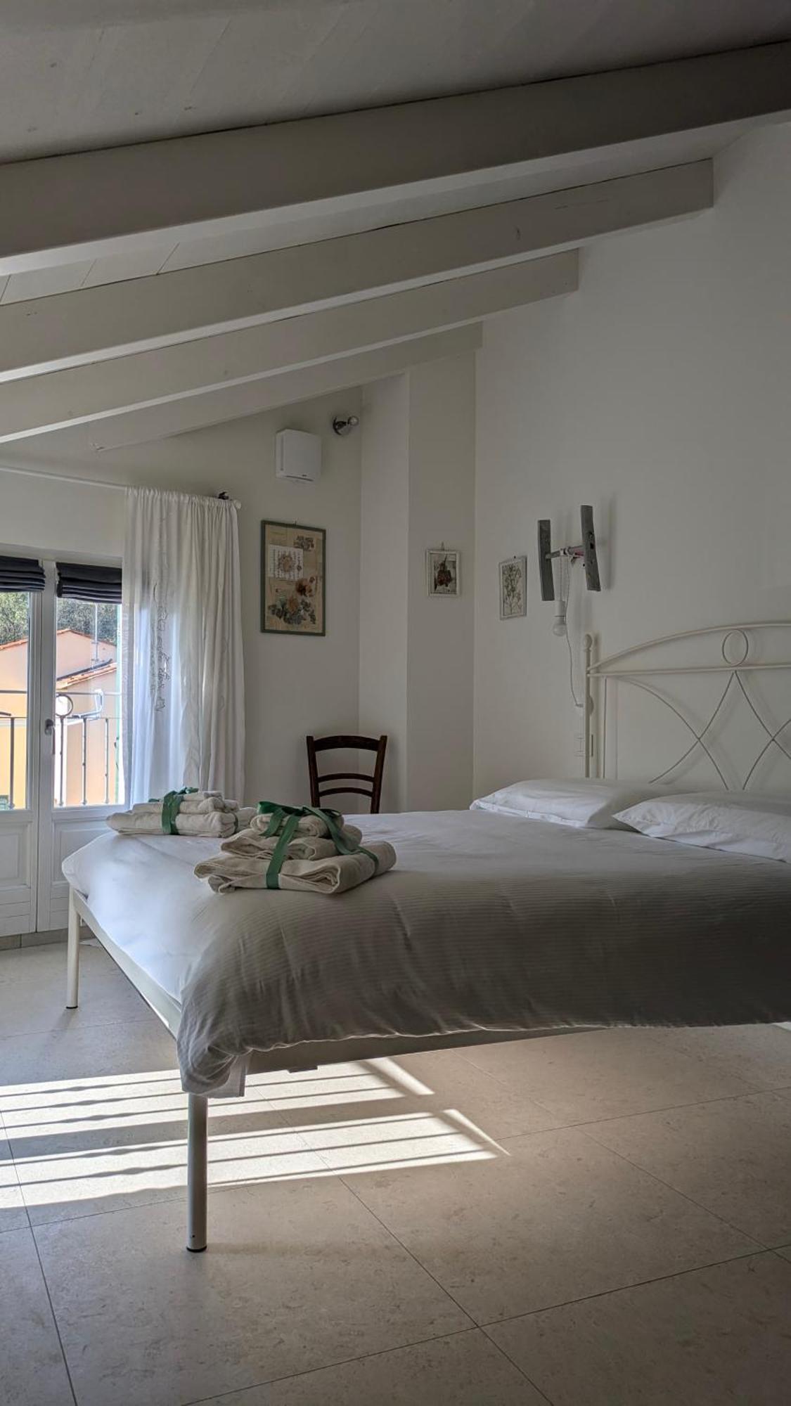 Casa Viola Bed And Breakfast Dimora Di Campagna Calice Ligure Esterno foto
